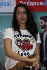Shraddha Kapoor Promotes Half Girlfriend at Reliance Digital Store on 20th May 2017